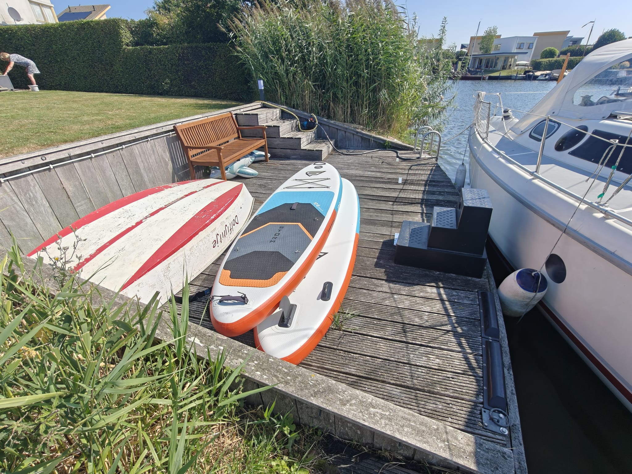 Vlonder vernieuwd aan het water — foto 1