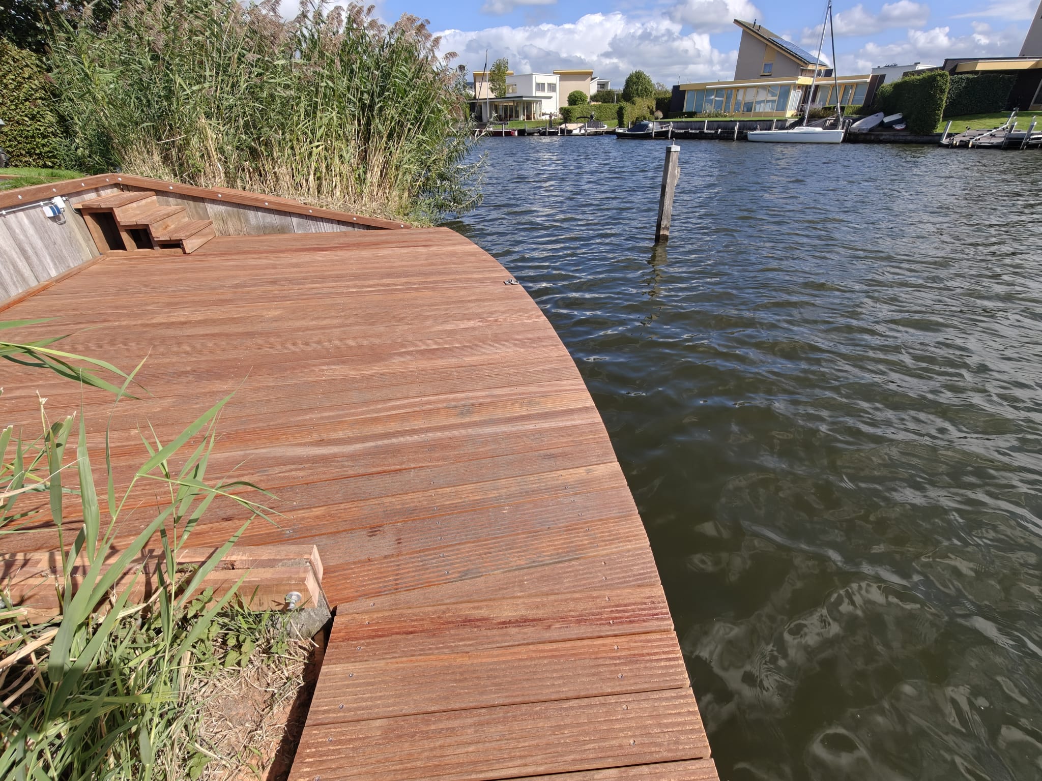 Vlonder vernieuwd aan het water — foto 9